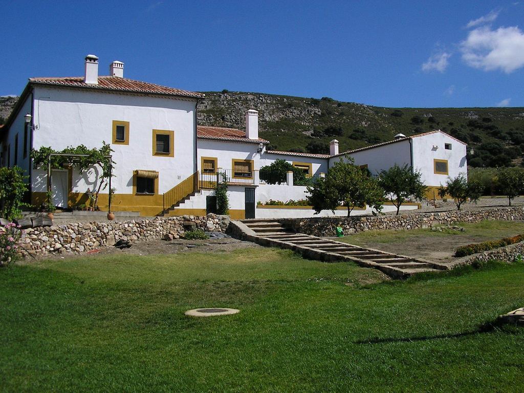 Palacio Viejo De Las Corchuelas Torrejon el Rubio Room photo